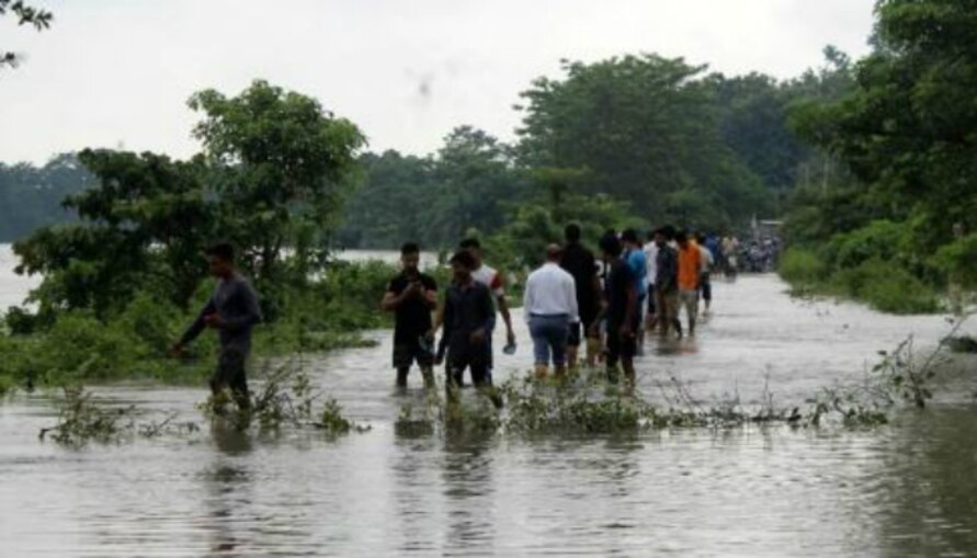 দক্ষিণবঙ্গে বৃষ্টির হাহাকার, ভারী বর্ষণে ভাসছে উত্তরবঙ্গের একাংশ