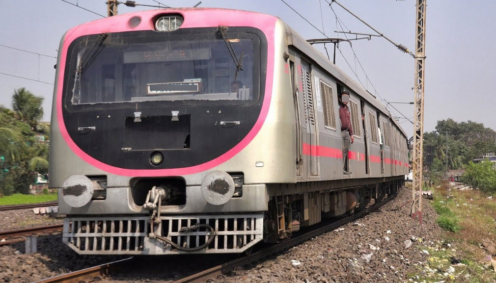 ২৮ জুলাই রেলের দক্ষিণ-পূর্ব শাখায় বাতিল ৩০টি লোকাল ট্রেন!