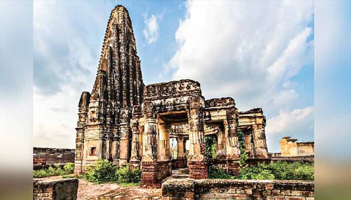 চাপে ইমরান, হিন্দু-শিখদের বধ্যভূমি পাকিস্তানেই খুলছে হাজার বছরের প্রাচীন শিবমন্দির       