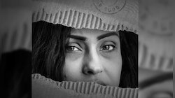 'পার্সেল' বন্দি ঋতুপর্ণা!