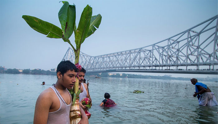 আজ মহাসপ্তমী, ঘাটে ঘাটে চলছে কলা বউ স্নান, নতুন উদ্যমে ফের শুরু প্যান্ডেল হপিং  