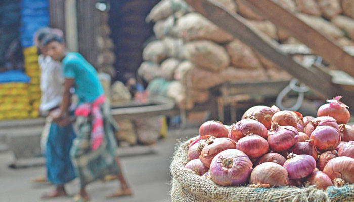 বাংলাদেশে পেঁয়াজের দাম আকাশছোঁয়া