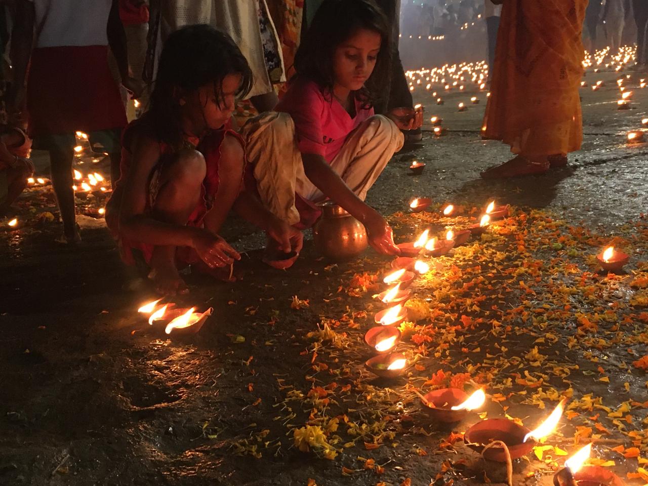 ২১ হাজার প্রদীপ জ্বালিয়ে দেব দীপাবলি