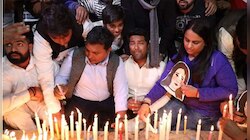 তাঁর অফিসে নয় উন্নাওয়ে এসে দেখা করুক মুখ্যমন্ত্রী,আর্জি নির্যাতিতার পরিবারের