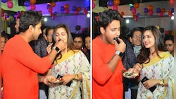 বাঘাযতীন তরুণ সংঘের পিঠে পুলি উৎসবে প্রিয়াঙ্কা-যশ রসায়ন প্রকাশ্যে