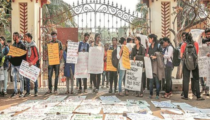 বিশ্বভারতীতে বাম ছাত্রদের উপরে হামলার তদন্তে &#039;দিল্লি পুলিস&#039; মোদীঘনিষ্ঠ অধ্যাপক