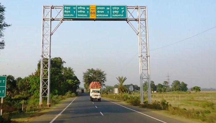 দোলের রাতে বালিবোঝাই লরির ধাক্কায় পা হারাল নবম শ্রেণির ছাত্র