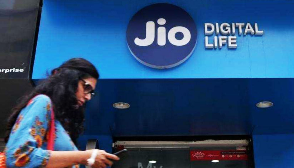 এবার ATM থেকেও করা যাবে Jio-র প্রিপেড রিচার্জ!