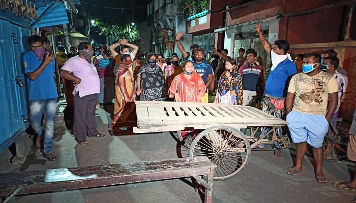 ২২ ঘণ্টা পার! স্থানীয় বাধায় করোনায় মৃতদের দেহ নিয়ে আড়িয়াদহ শ্মশানে ঢুকতেই পারল না পুলিস