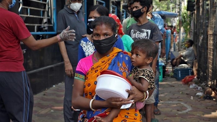 লকডাউনের শেষ দিনে ভারতে করোনা আক্রান্তর সংখ্যা গিয়ে দাঁড়াবে ১৭,০০০! পরিসংখ্যান দেখে কপালে চোখ