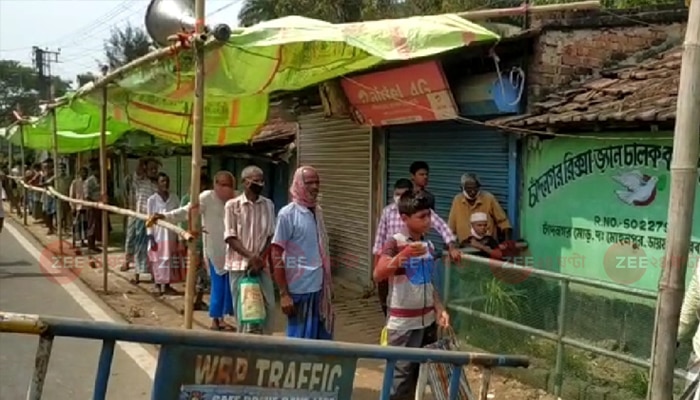 যাঁদের ত্রাণ পাওয়ার কথা তাঁরাই এখন ত্রাতা, অসহায়ের পাশে অসহায় ভ্যান-রিক্সাচালকরা