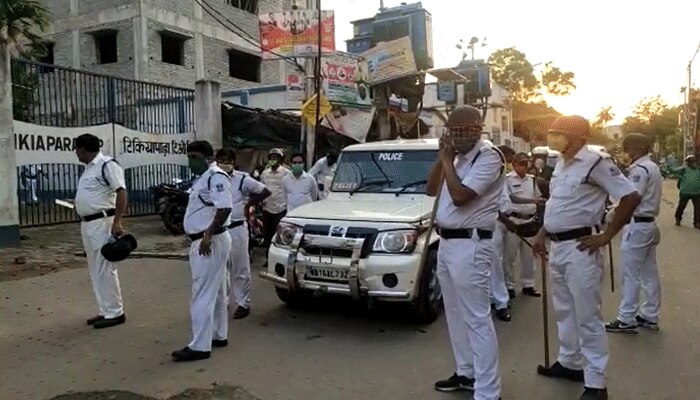 বাজারে মানুষের ভিড়, হাওড়ার হটস্পটে জমায়েত সরাতে গিয়ে মার খেল পুলিস