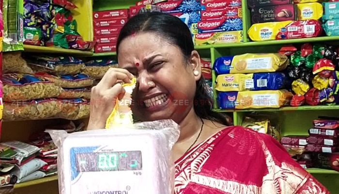 একে একে বাতিল দুর্গাপুজোর অর্ডার, অন্ধকারে তলিয়ে যাচ্ছে আলোর শহর চন্দননগর একে একে বাতিল দুর্গাপুজোর অর্ডার, অন্ধকারে তলিয়ে যাচ্ছে আলোর শহর চন্দননগর