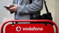 Vodafone-কে ৮৩৩ কোটি টাকা ফিরিয়ে দিতে হবে, কেন্দ্রকে নির্দেশ শীর্ষ আদালতের!