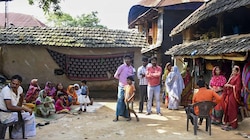 'অনুন্নত' ডোমকলে সবই এখন পাকা বাড়ি, গ্রামবাসীরা বলছেন, 'বিদেশের টাকায় তৈরি!'