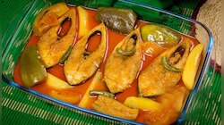 রবিবারের দুপুরে আলু পোস্ত আর পেঁয়াজের ডাল, সঙ্গে চেটেপুটে খান বেগুন ইলিশের ঝাল