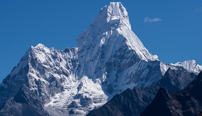 হারিয়ে দিল মিটন, বরফরাজ্যের ঠান্ডা; কিন্তু আবার ফিরব আমা ডাবলামের কাছে