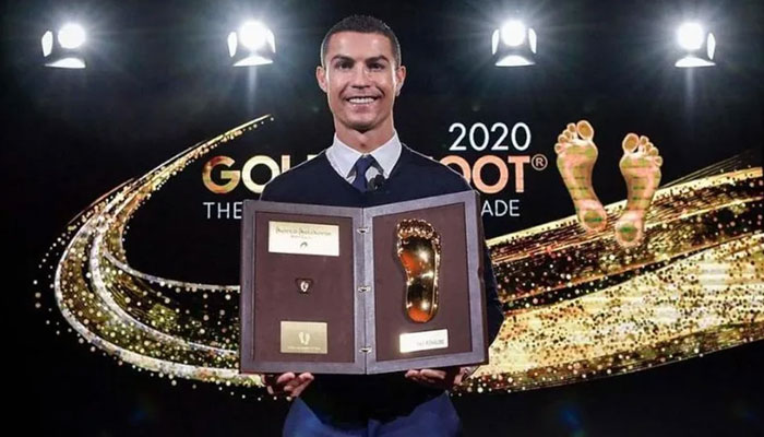 Messi পাননি, Ronaldo পেলেন; Golden Foot জিতে আবেগঘন বার্তা দিলেন CR7