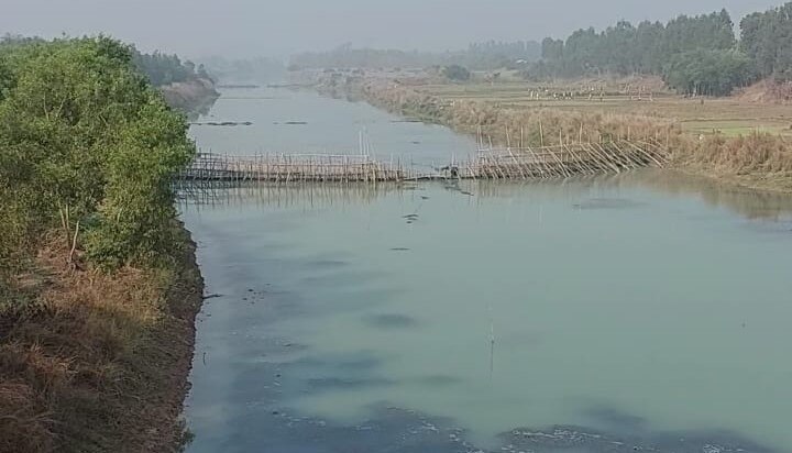 বন্ধ হোক ভেড়ি, বাঁচুক নদী-- আর্জি মেদিনীপুরের পরিবেশপ্রেমীর
