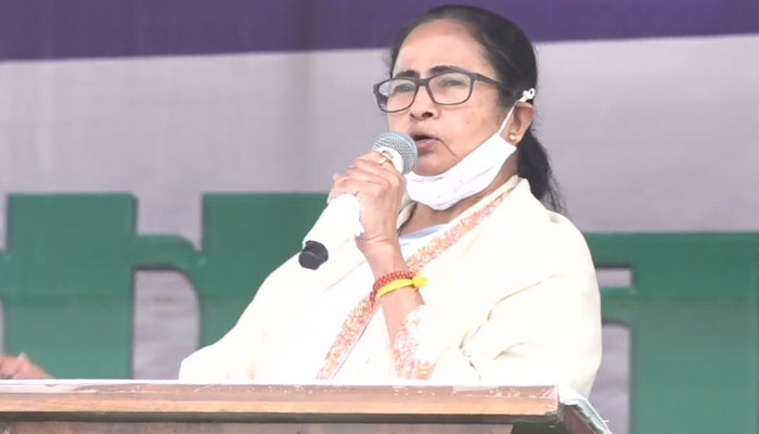 Mamata LIVE: বাংলায় ধমকানো যাবে না, ক্ষমতা থাকলে সায়নীর গায়ে হাত দিয়ে দেখাক: মমতা