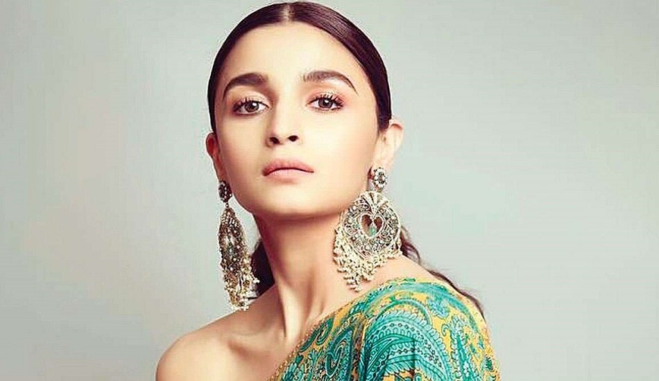 Alia Bhatt কেন হাসপাতালে? নায়িকার অসুস্থতা নিয়ে জল্পনা 