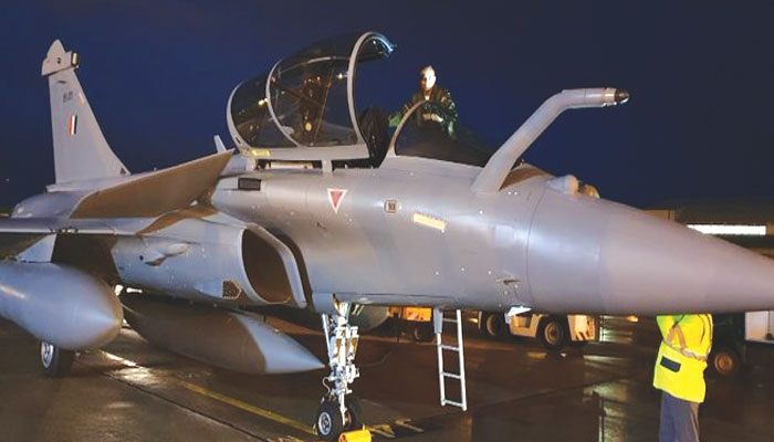 বাড়ল IAF-র শক্তি, ফ্রান্স থেকে টানা উড়ে ভারতে এল আরও ৩ Rafale Jet বাড়ল IAF-র শক্তি, ফ্রান্স থেকে টানা উড়ে ভারতে এল আরও ৩ Rafale Jet