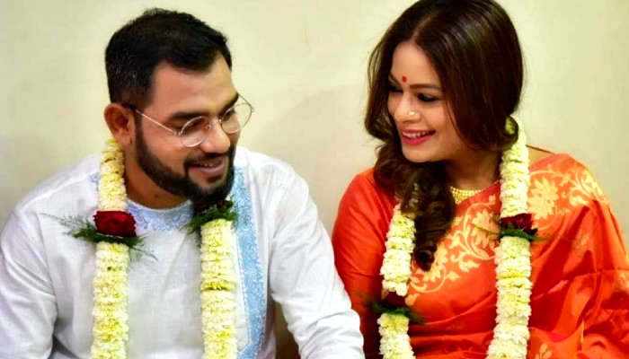 &#039;Just Married&#039;, আইনি বিয়ে সারলেন Iman-Nilanjan