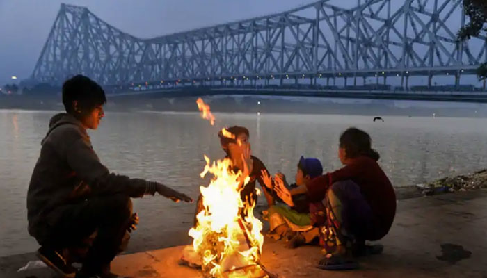 জাঁকিয়ে শীত রাজ্যে, সপ্তাহান্তে বৃষ্টির পূর্বাভাস হাওয়া অফিসের জাঁকিয়ে শীত রাজ্যে, সপ্তাহান্তে বৃষ্টির পূর্বাভাস হাওয়া অফিসের