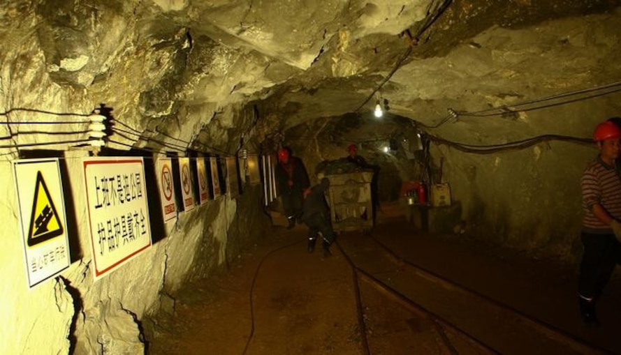 সোনার খনিতে আগুন, মৃত ২