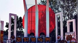 ভারত-বাংলাদেশের যৌথ অনুষ্ঠান মঞ্চে হাসিনার পাশে Mamata-র ছবি,  তুঙ্গে রাজনৈতিক তরজা