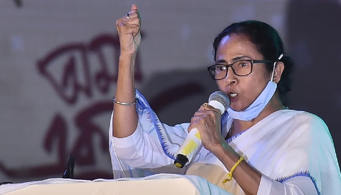 কেন্দ্রের বিরুদ্ধে অভিনব প্রতিবাদে Mamata, নবান্ন যাবেন ইলেকট্রিক স্কুটিতে
