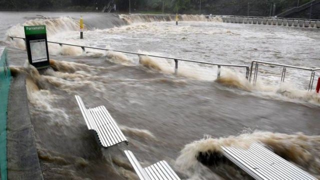 বন্যাকবলিত Sydney-তে সতর্কতা জারি, নিরাপদ স্থানে সরিয়ে নিয়ে যাওয়া হচ্ছে এলাকাবাসীকে