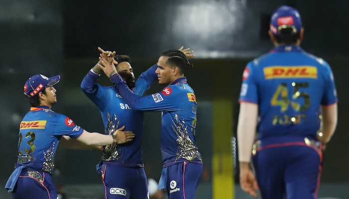 IPL 2021, MI vs SRH: ১৫০ রানের পুঁজি নিয়েও জিততে জানে মুম্বই, হারের হ্যাটট্রিক ওয়ার্নারদের!