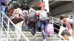 লকডাউনের আতঙ্ক! তাই রুজির অনিশ্চয়তা নিয়েই ঘরমুখো রাজ্যের পরিযায়ী শ্রমিকেরা