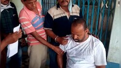 TMC-র দালাল! বুথ এজেন্টকে রিলিভ দিতে যেতেই বেধড়ক মার কেন্দ্রীয় বাহিনীর