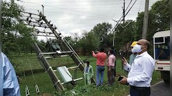 বাইরে প্রবল ঝোড়ো হাওয়া, ঝাড়গ্রামের রাস্তায় পুলিস-প্রশাসন-বিধায়করা