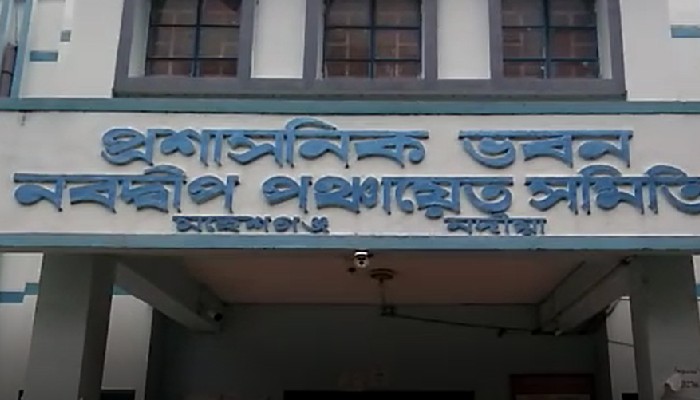    বিজেপি থেকে তৃণমূল, তৃণমূল থেকে বিজেপি: ২৪ ঘণ্টার মধ্যেই আশ্চর্য ভোলবদল পঞ্চায়েতে