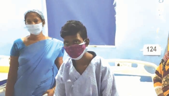 AIIMS-এ গিয়েও সুরাহা হয়নি, ৫ মাস পর বের করা হল পড়ুয়ার মলাশয়ে আটকে থাকা কলম   