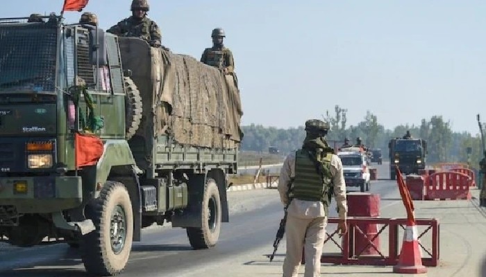 Jammu air base blast: প্রাথমিক তদন্ত বলছে, ড্রোন থেকেই ছোড়া হয় বিস্ফোরক