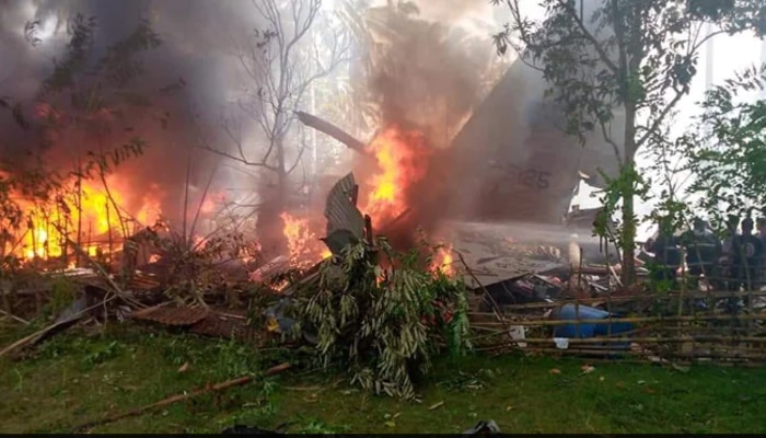 Philippines Plane Crash: ভয়াবহ দুর্ঘটনা! ৯২ জনকে নিয়ে ভেঙে পড়ল সেনাবিমান, মৃত ১৭