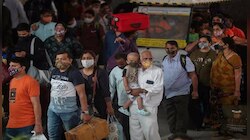 Vaccine না নেওয়া শরীর করোনার নয়া প্রজাতির আঁতুড়ঘর, জানালেন বিশেষজ্ঞরা