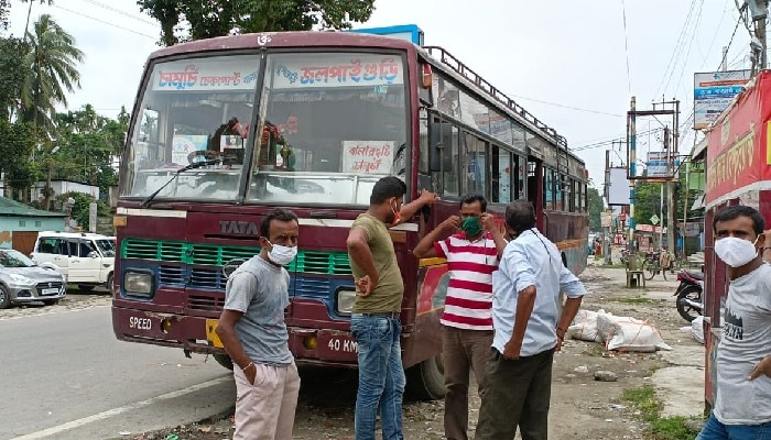 জলপাইগুড়িতে  পথে নামল না কোনও বেসরকারি বাস 