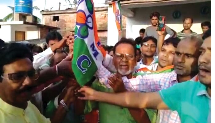 Malda: দল ছাড়লেন সিপিএম-কংগ্রেস সদস্যরা, মালদহে বিরোধীশূন্য পঞ্চায়েতে ক্ষমতায় এল তৃণমূল 