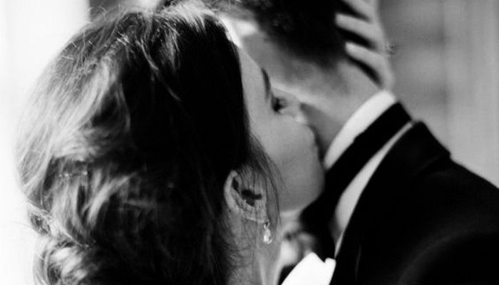 KISSING MIGHT IMPROVE YOUR RELATIONSHIP SATISFACTION