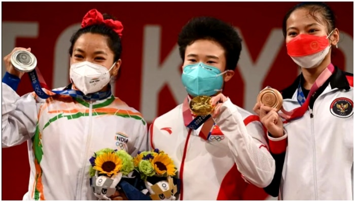 Mirabai Chanu with all medal winners