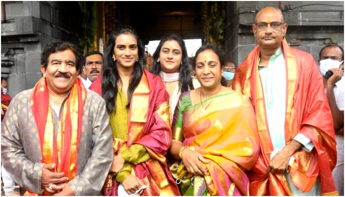 Sindhu with family