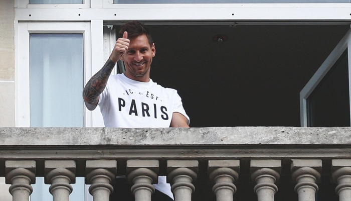 দেখুন ভিডিয়ো: হঠাৎ দেখা, পাশের ব্য়ালকনিতে Lionel Messi! আবেগি ভারতীয় ফ্যান