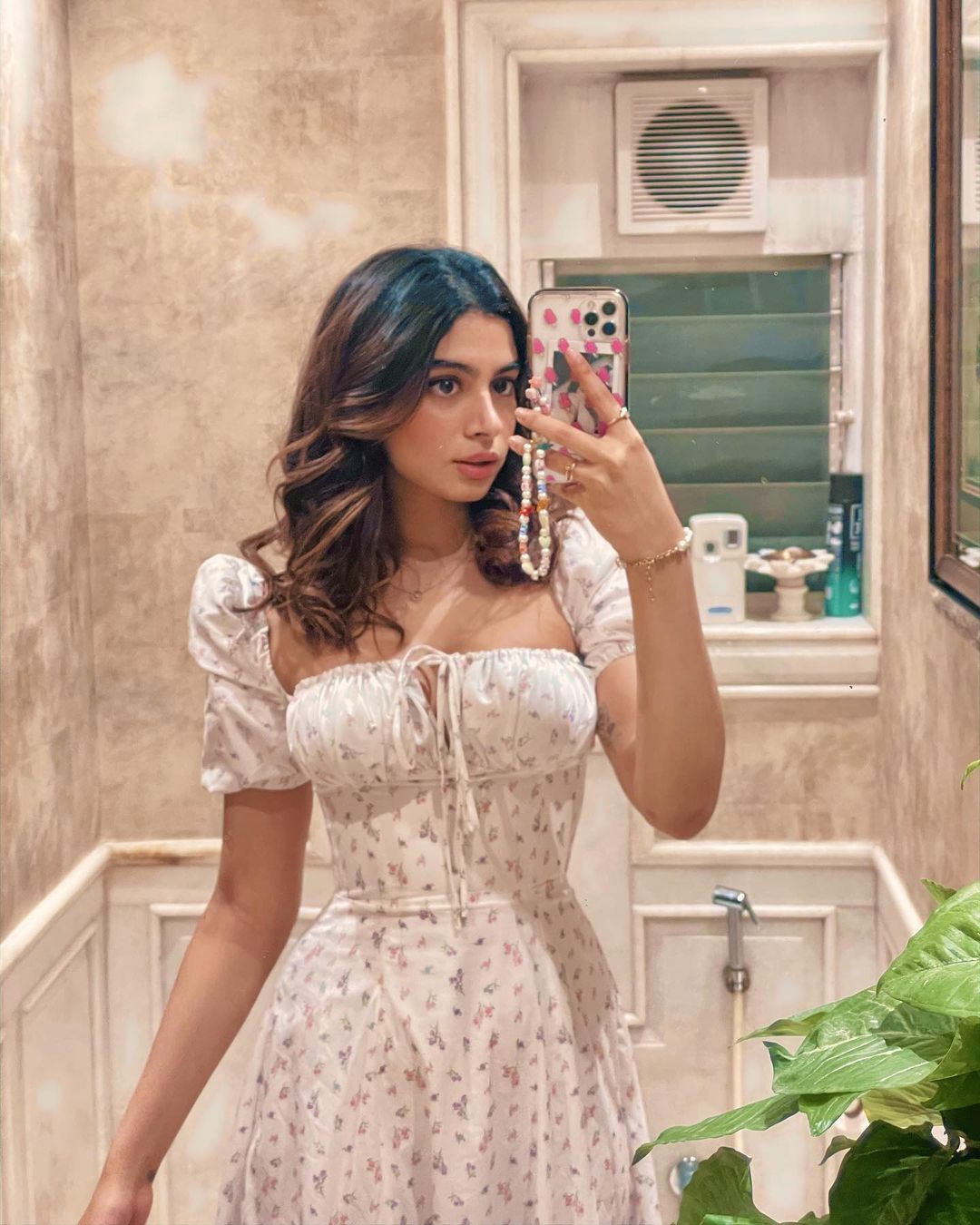 Khushi Kapoor's selfie at bathroom