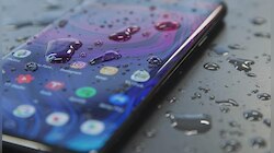 বর্ষাকালে বার বার হাতে থাকা Mobile Phone ভিজে যাচ্ছে? জেনে নিন সামান্য কয়েকটি টিপস