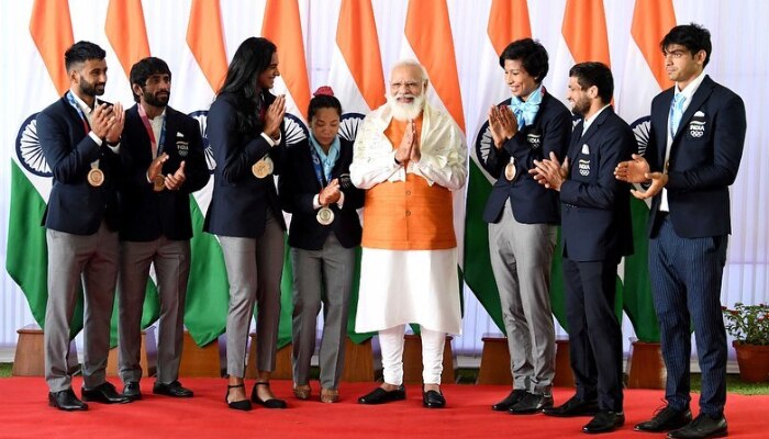 PM Modi hosts Olympians at breakfast meeting